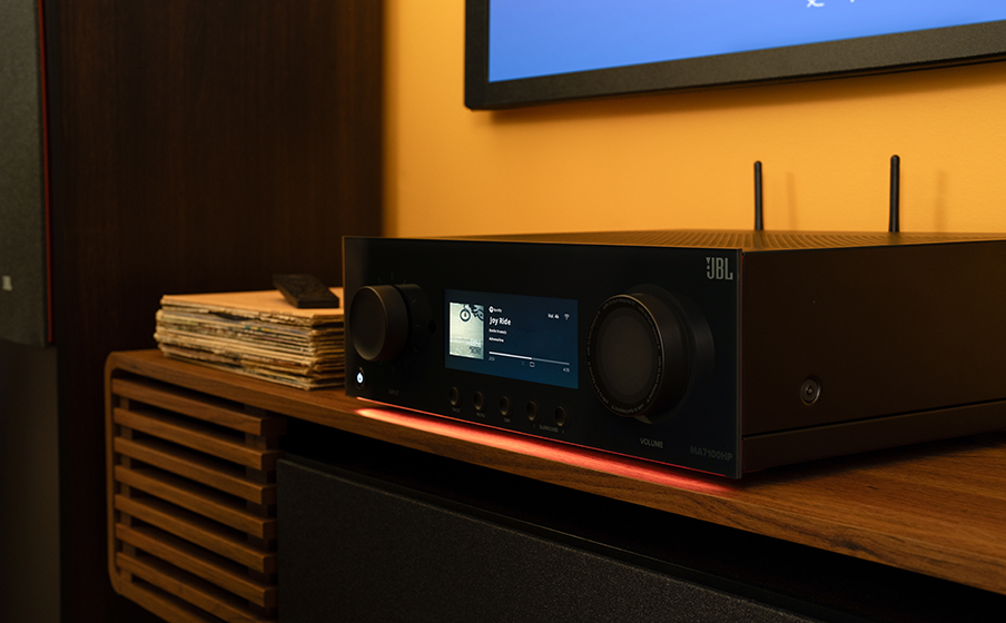 Intuitive setup with a minimalist modern design